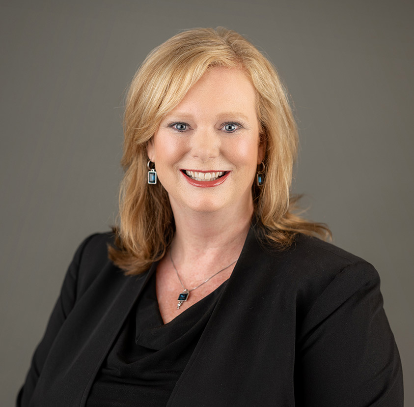 Headshot of Robin Motter-Mast